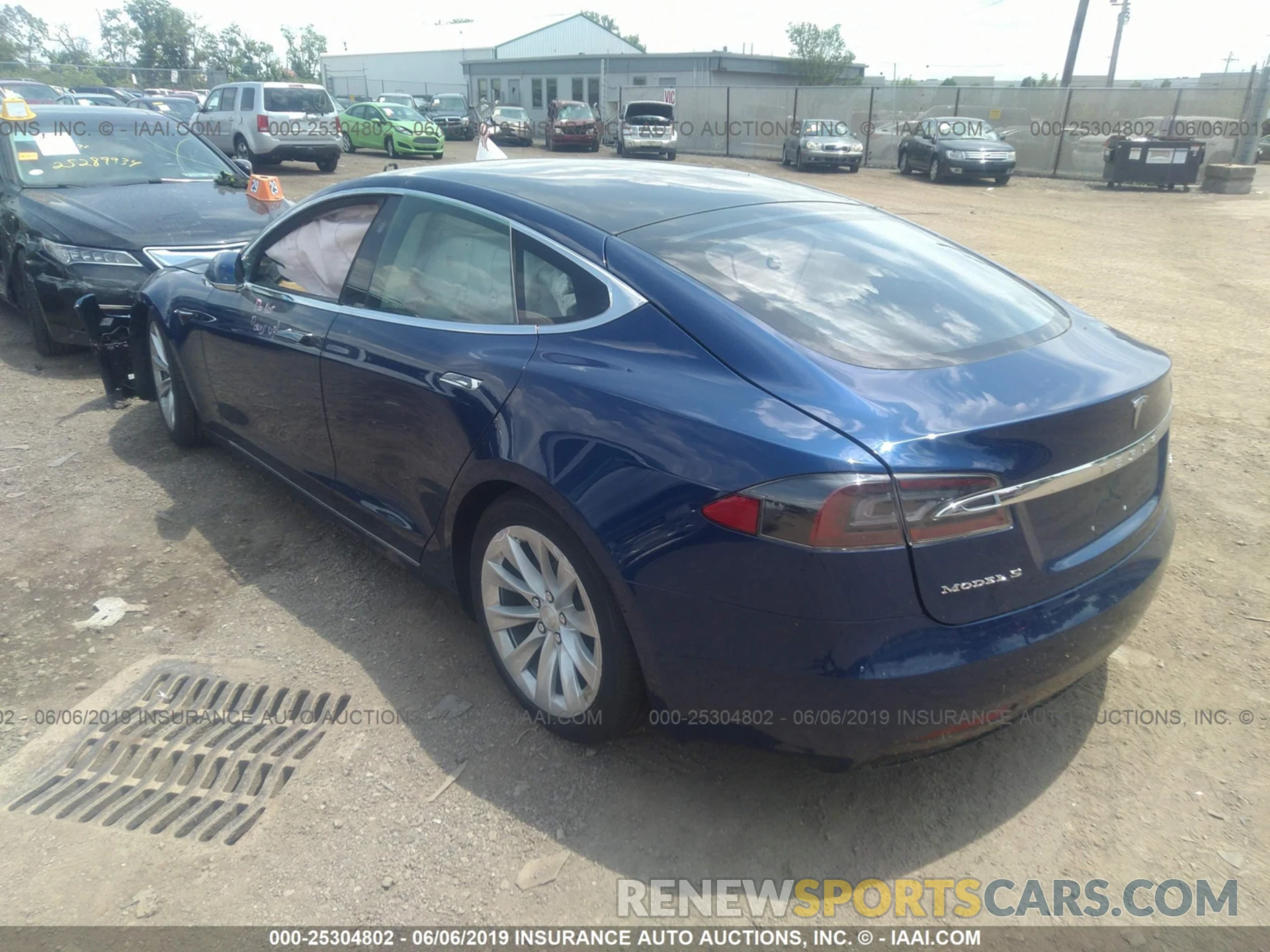 3 Photograph of a damaged car 5YJSA1E27KF304923 TESLA MODEL S 2019