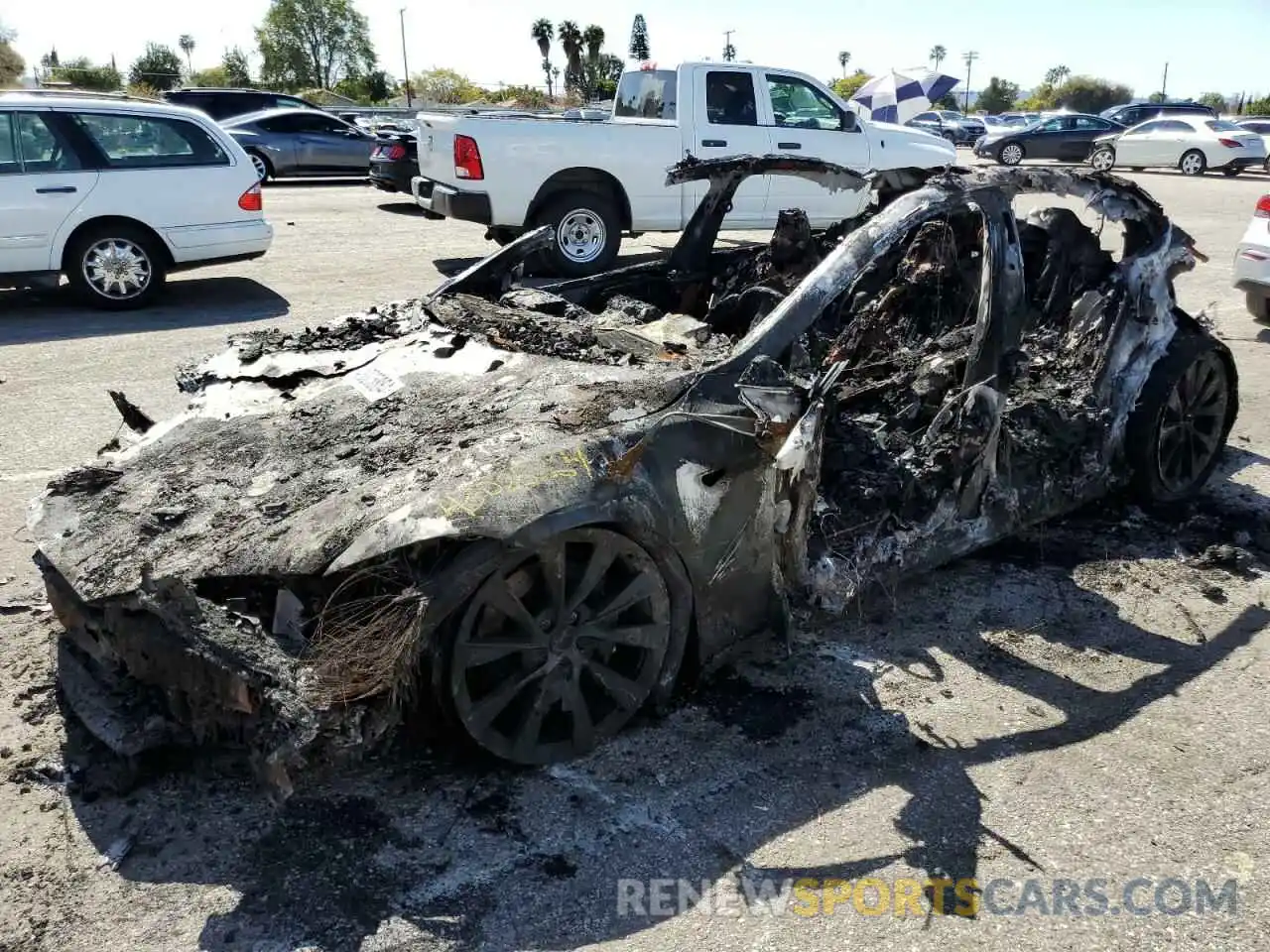 1 Photograph of a damaged car 5YJSA1E27KF313699 TESLA MODEL S 2019