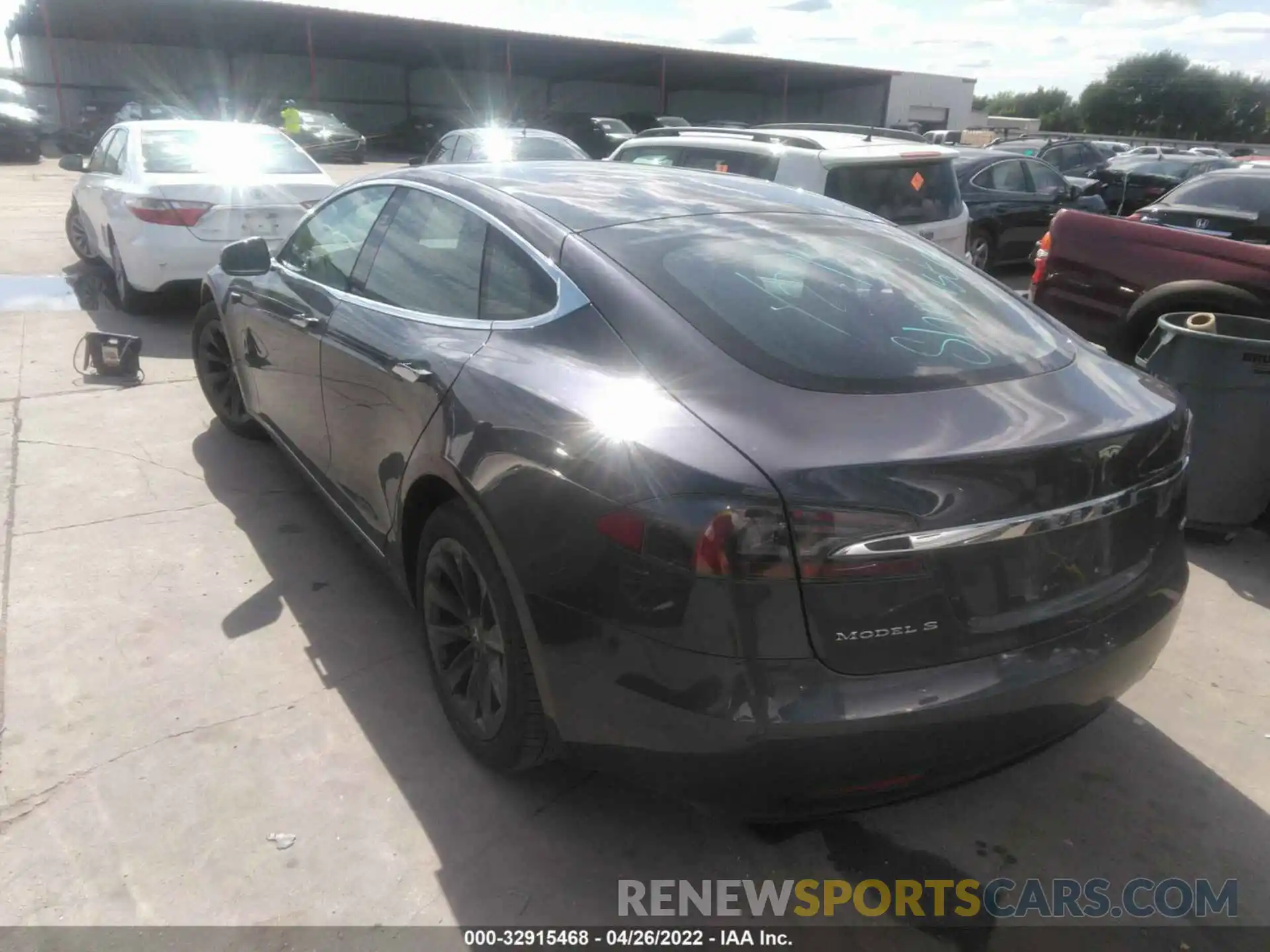 3 Photograph of a damaged car 5YJSA1E28KF302162 TESLA MODEL S 2019