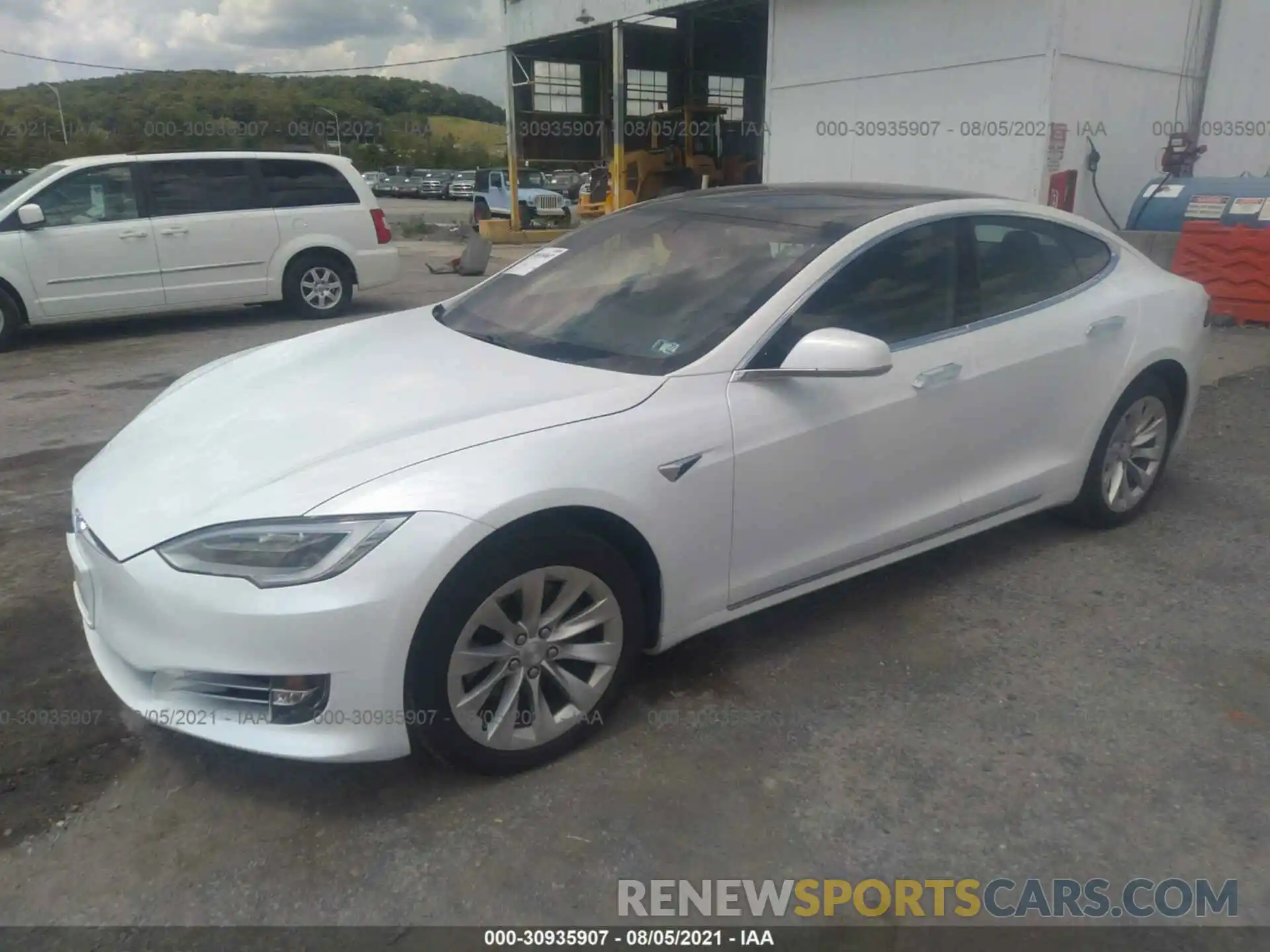 2 Photograph of a damaged car 5YJSA1E28KF307538 TESLA MODEL S 2019