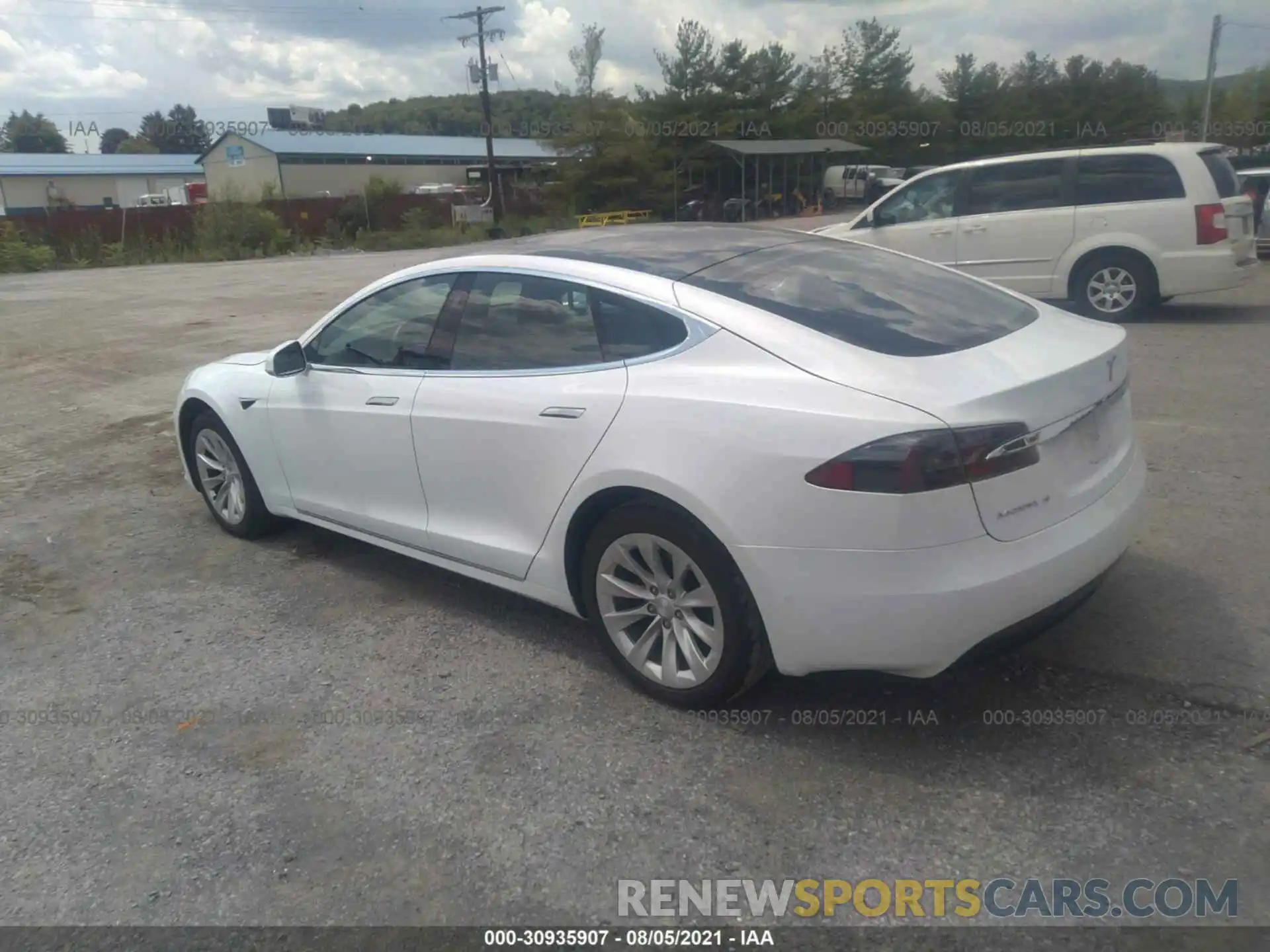 3 Photograph of a damaged car 5YJSA1E28KF307538 TESLA MODEL S 2019