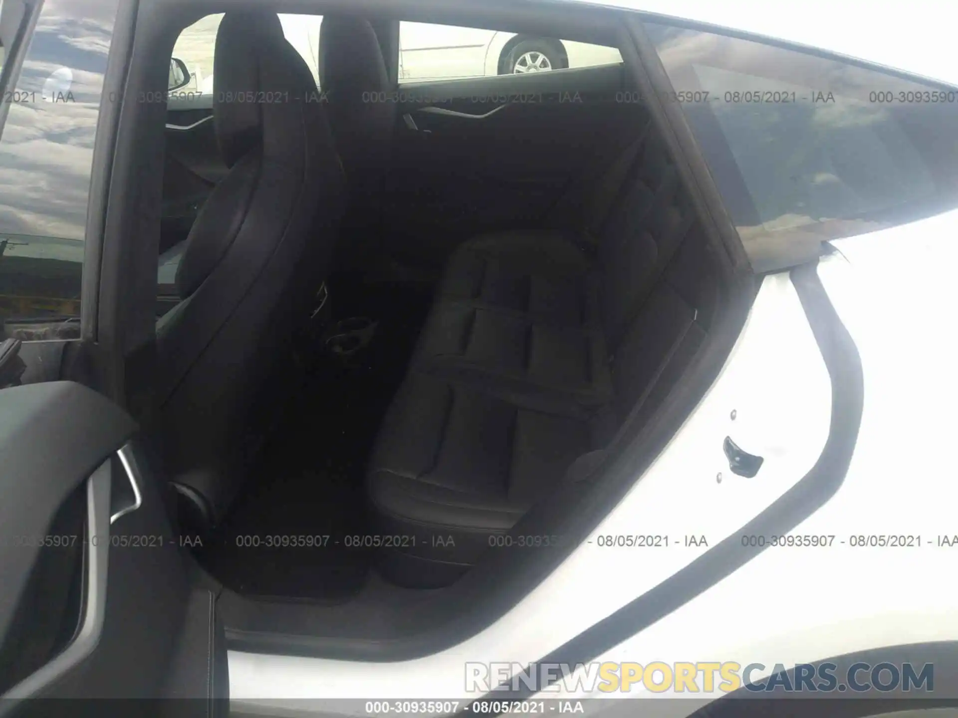 8 Photograph of a damaged car 5YJSA1E28KF307538 TESLA MODEL S 2019