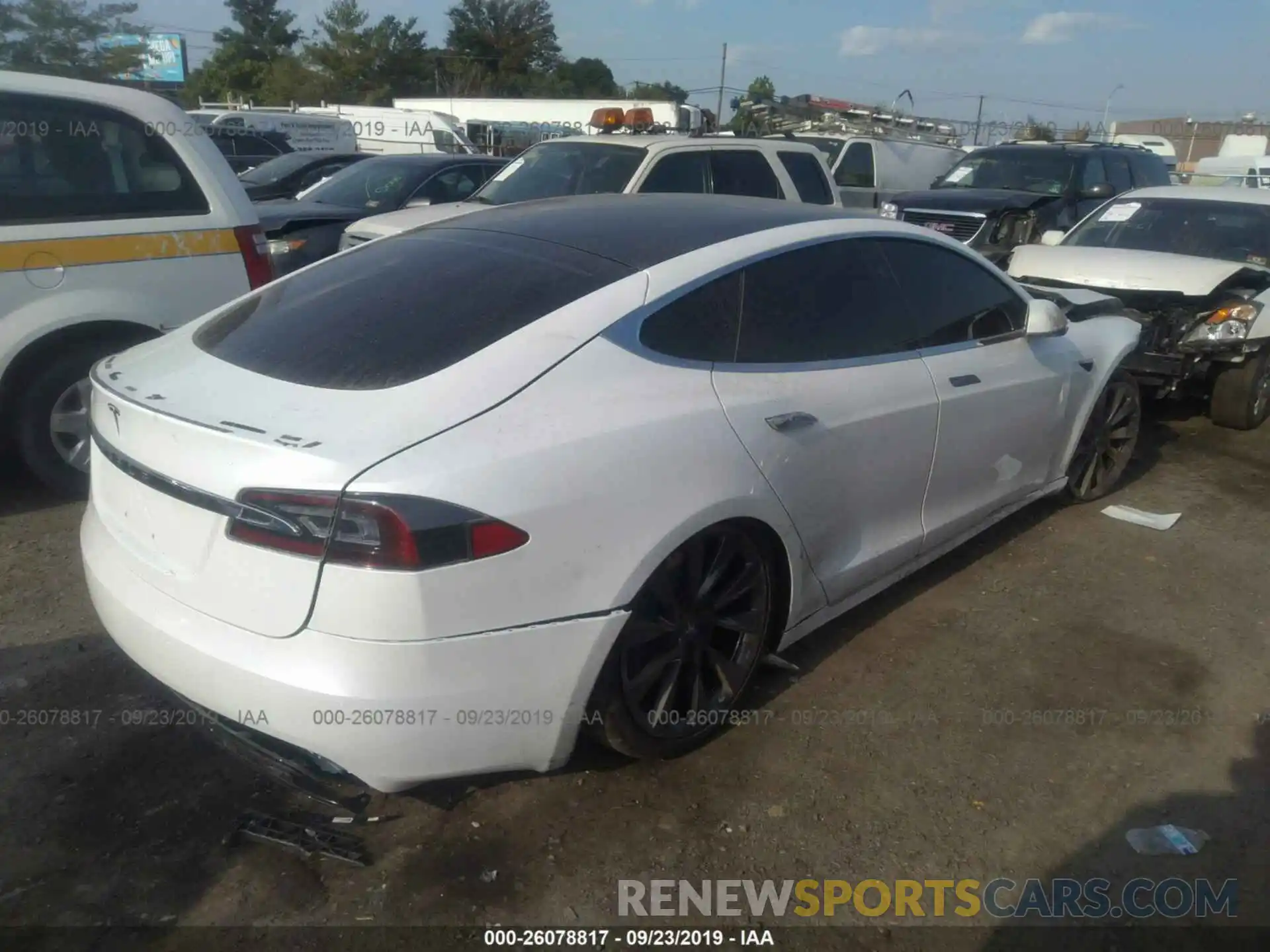 4 Photograph of a damaged car 5YJSA1E28KF310892 TESLA MODEL S 2019