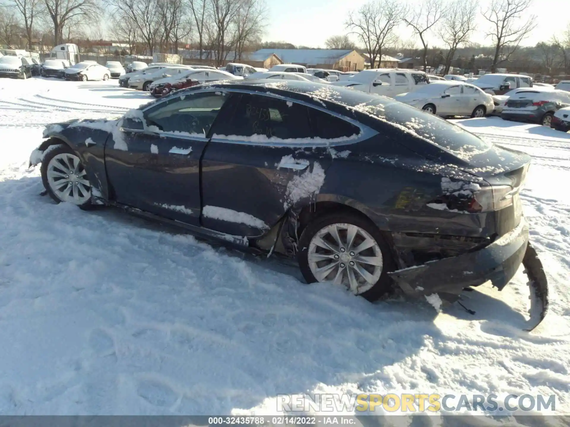 3 Photograph of a damaged car 5YJSA1E28KF332214 TESLA MODEL S 2019