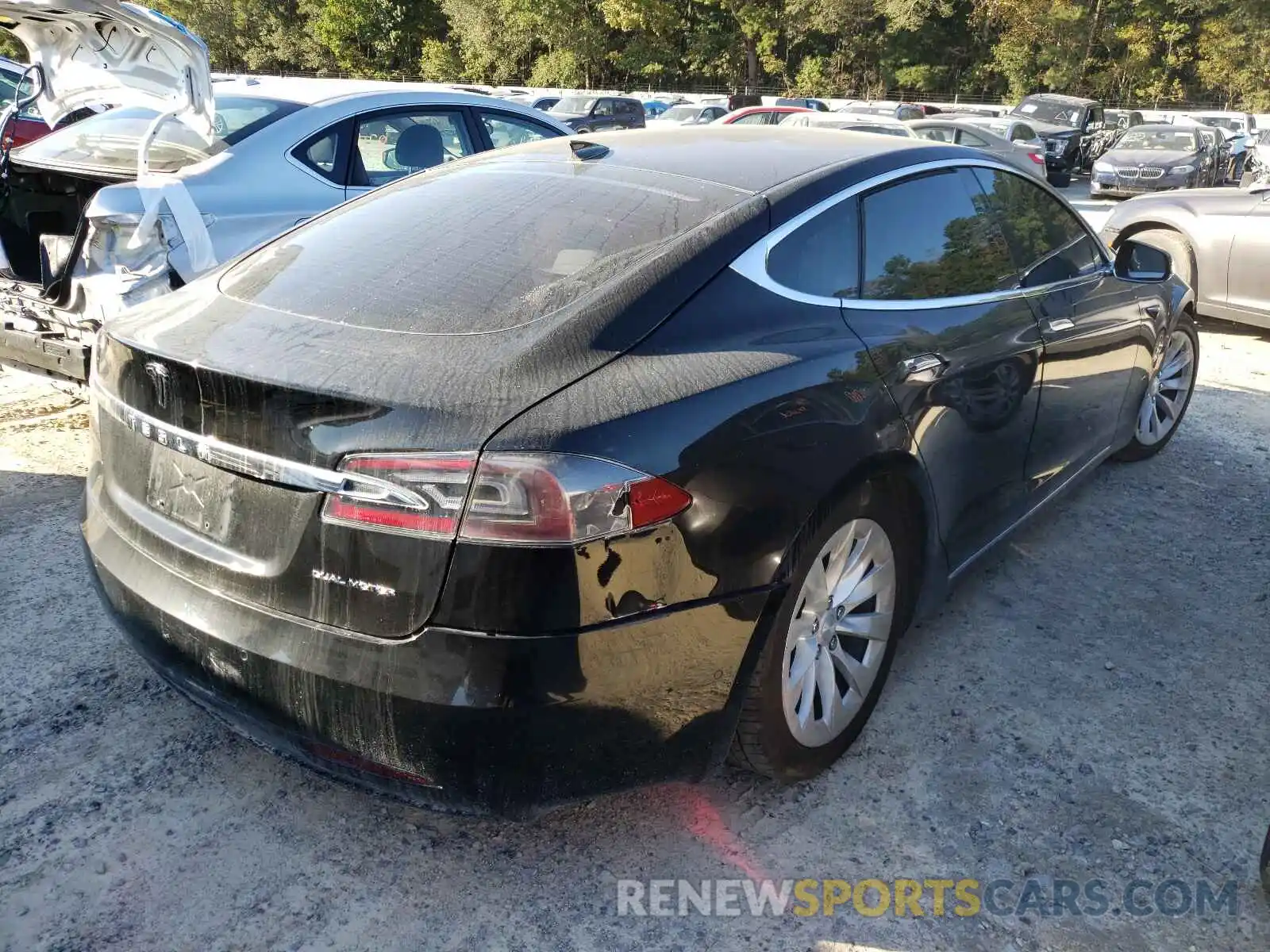 4 Photograph of a damaged car 5YJSA1E28KF335078 TESLA MODEL S 2019