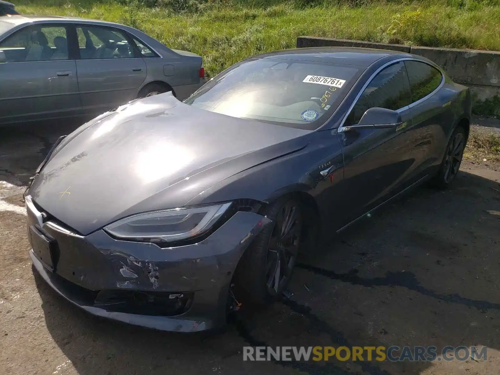 2 Photograph of a damaged car 5YJSA1E29KF305457 TESLA MODEL S 2019