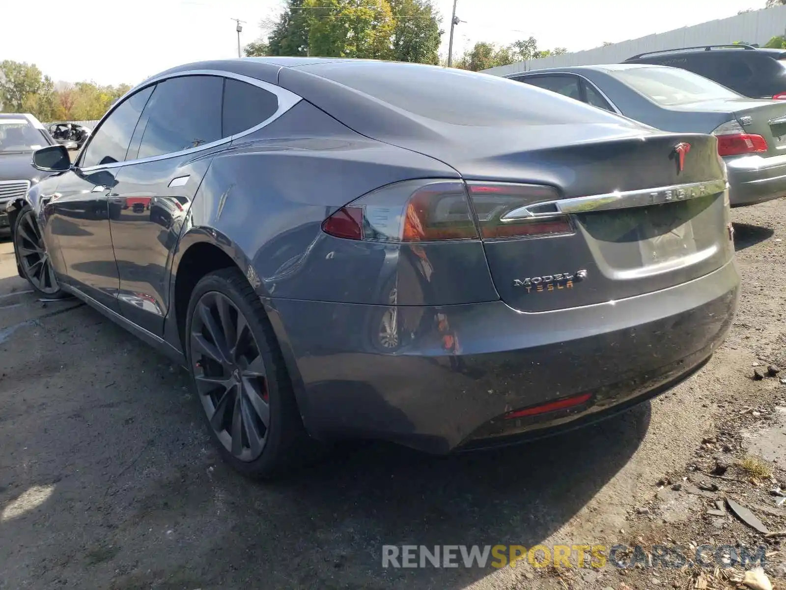 3 Photograph of a damaged car 5YJSA1E29KF305457 TESLA MODEL S 2019