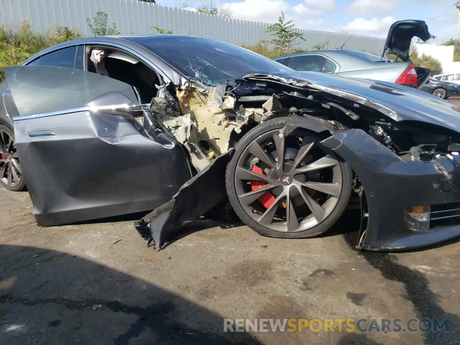 9 Photograph of a damaged car 5YJSA1E29KF305457 TESLA MODEL S 2019