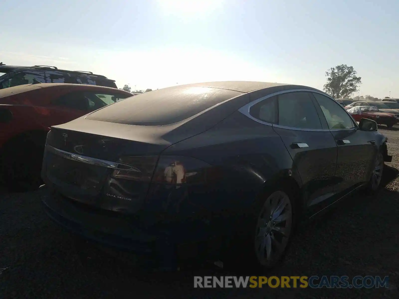 4 Фотография поврежденного автомобиля 5YJSA1E29KF335879 TESLA MODEL S 2019