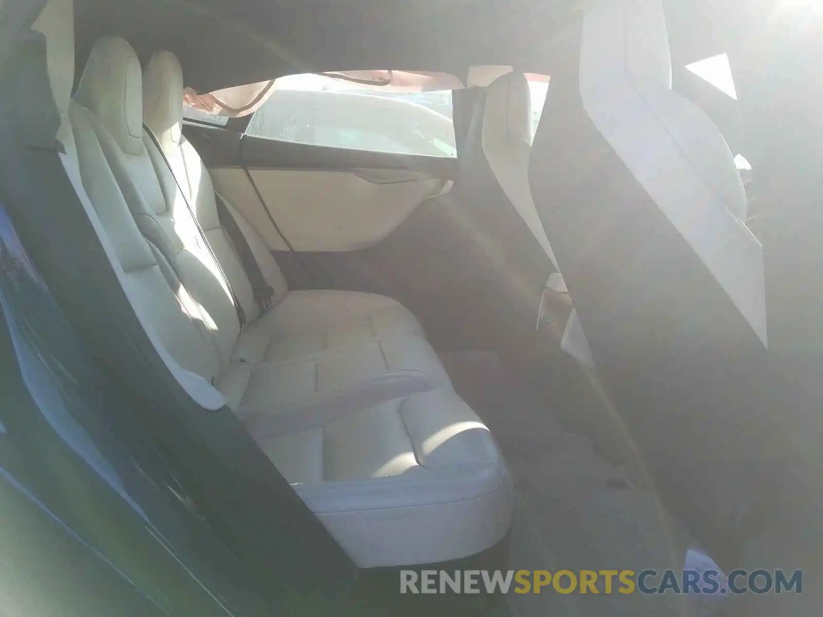 6 Photograph of a damaged car 5YJSA1E29KF335879 TESLA MODEL S 2019