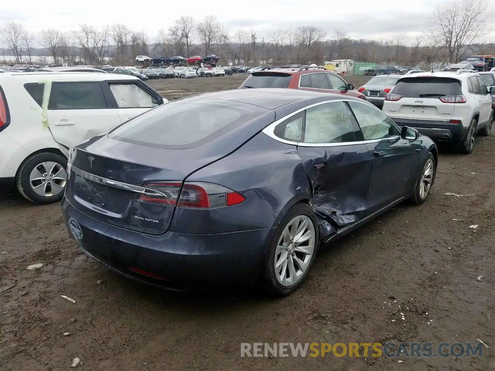 4 Photograph of a damaged car 5YJSA1E29KF336840 TESLA MODEL S 2019