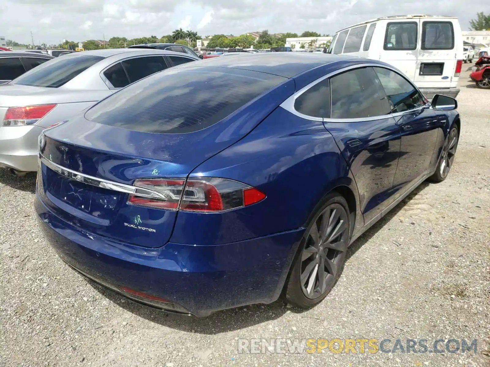 4 Photograph of a damaged car 5YJSA1E29KF336997 TESLA MODEL S 2019