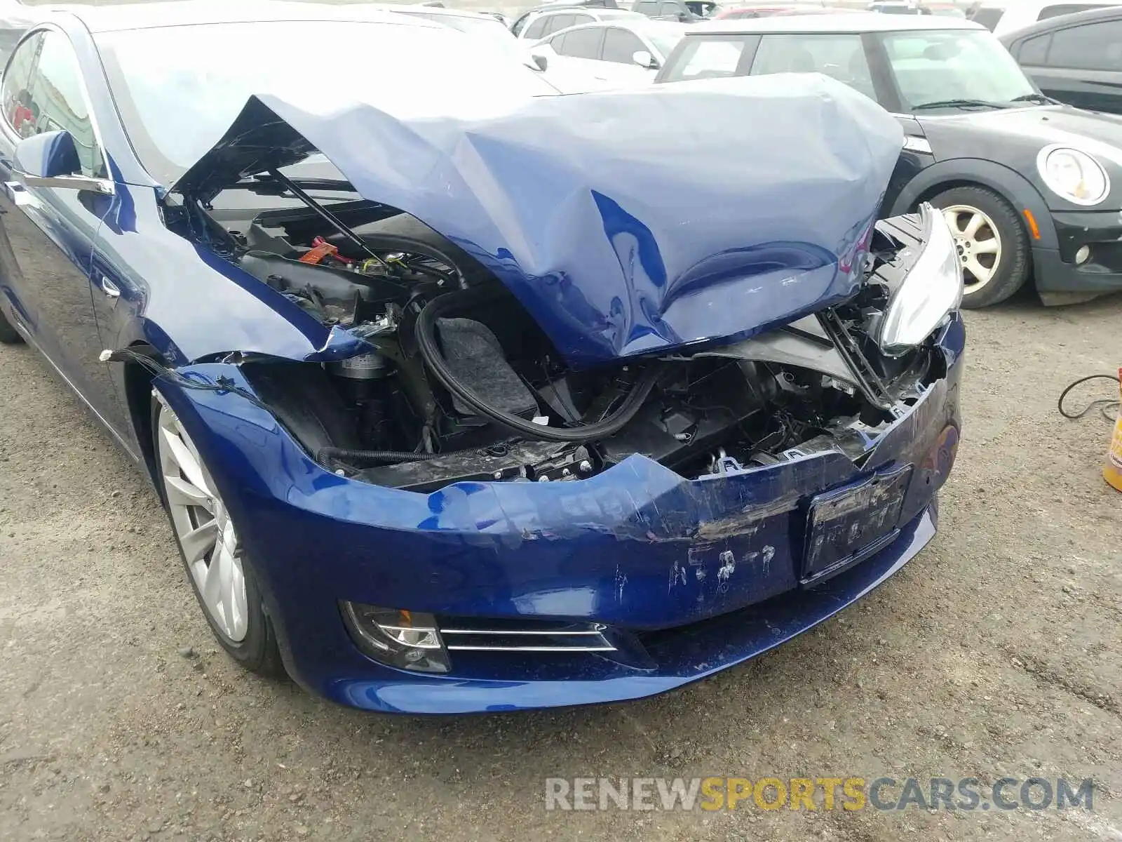 9 Photograph of a damaged car 5YJSA1E29KF345778 TESLA MODEL S 2019