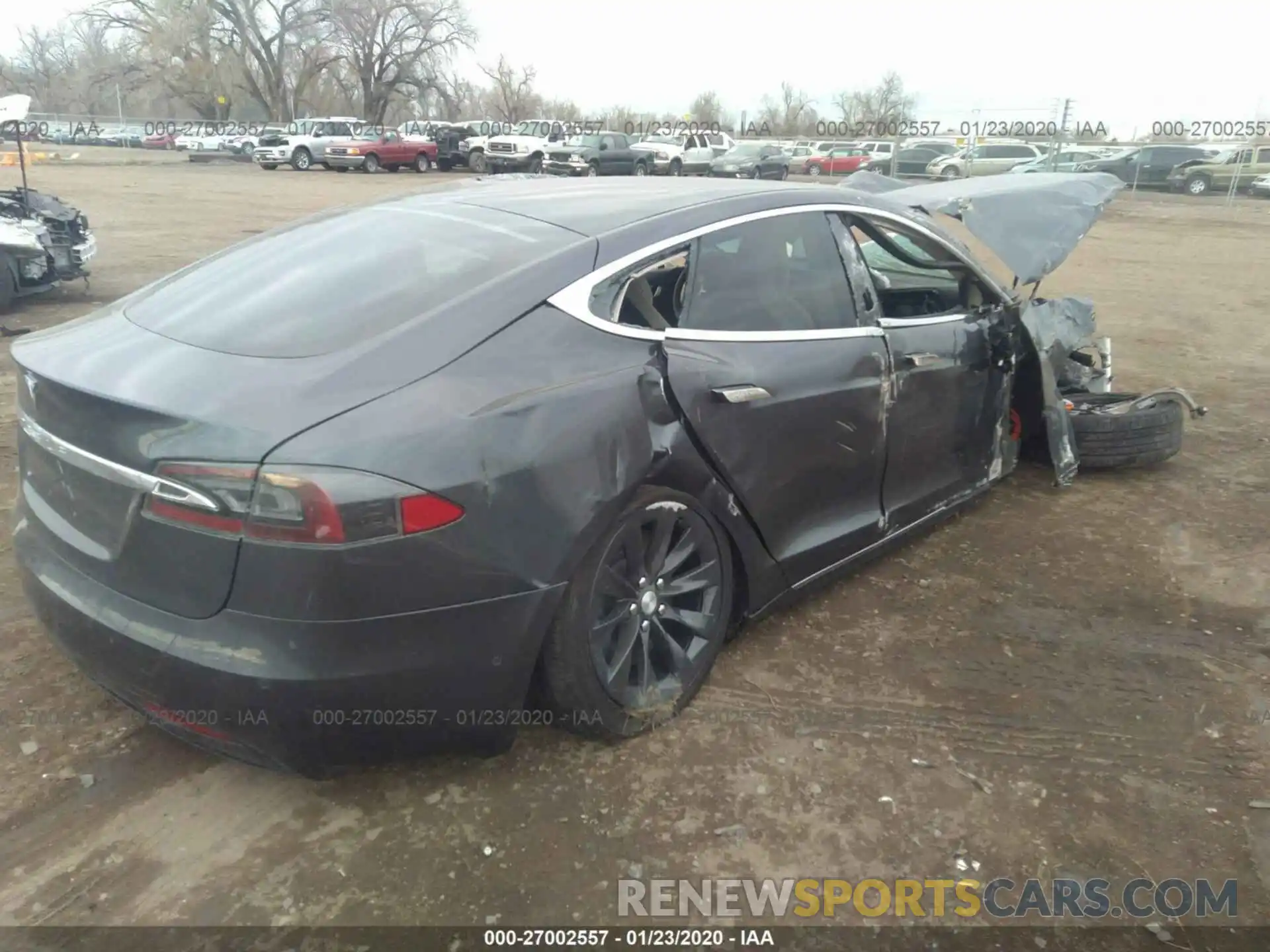 4 Photograph of a damaged car 5YJSA1E2XKF304298 TESLA MODEL S 2019