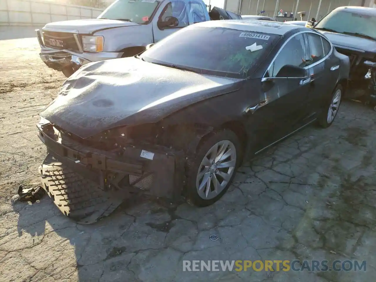 2 Photograph of a damaged car 5YJSA1E2XKF305578 TESLA MODEL S 2019