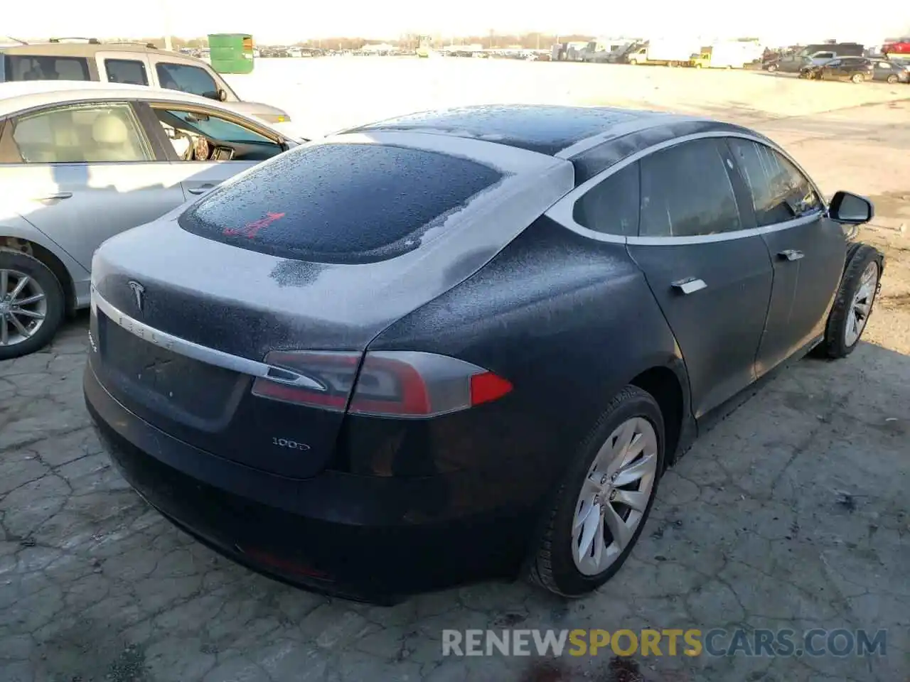 4 Photograph of a damaged car 5YJSA1E2XKF305578 TESLA MODEL S 2019