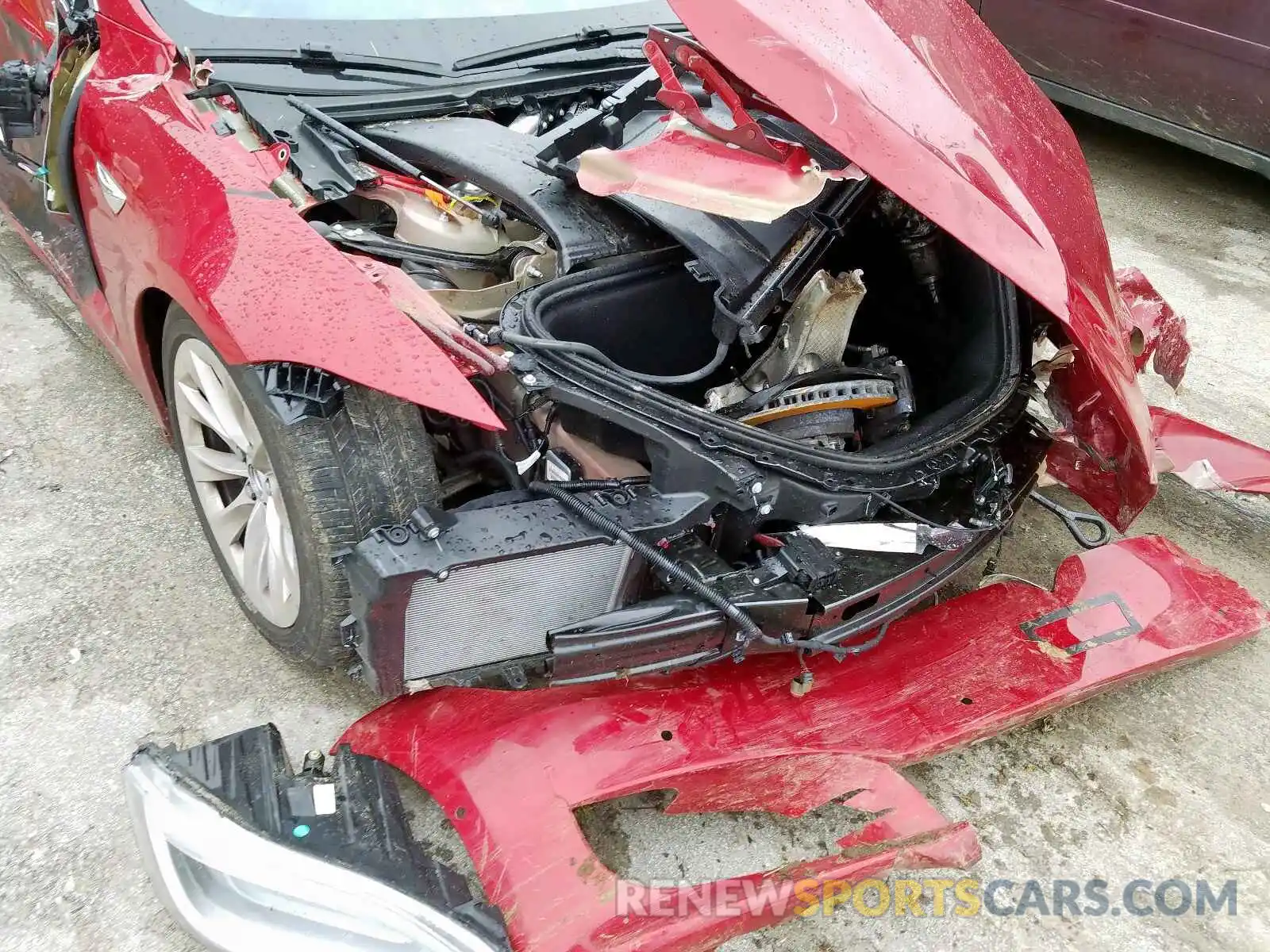 9 Photograph of a damaged car 5YJSA1E2XKF332439 TESLA MODEL S 2019