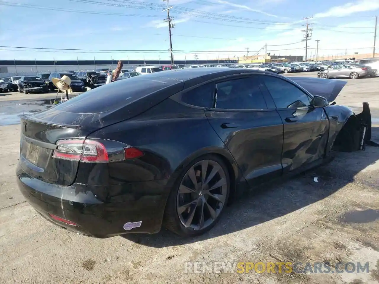 4 Photograph of a damaged car 5YJSA1E2XKF335082 TESLA MODEL S 2019