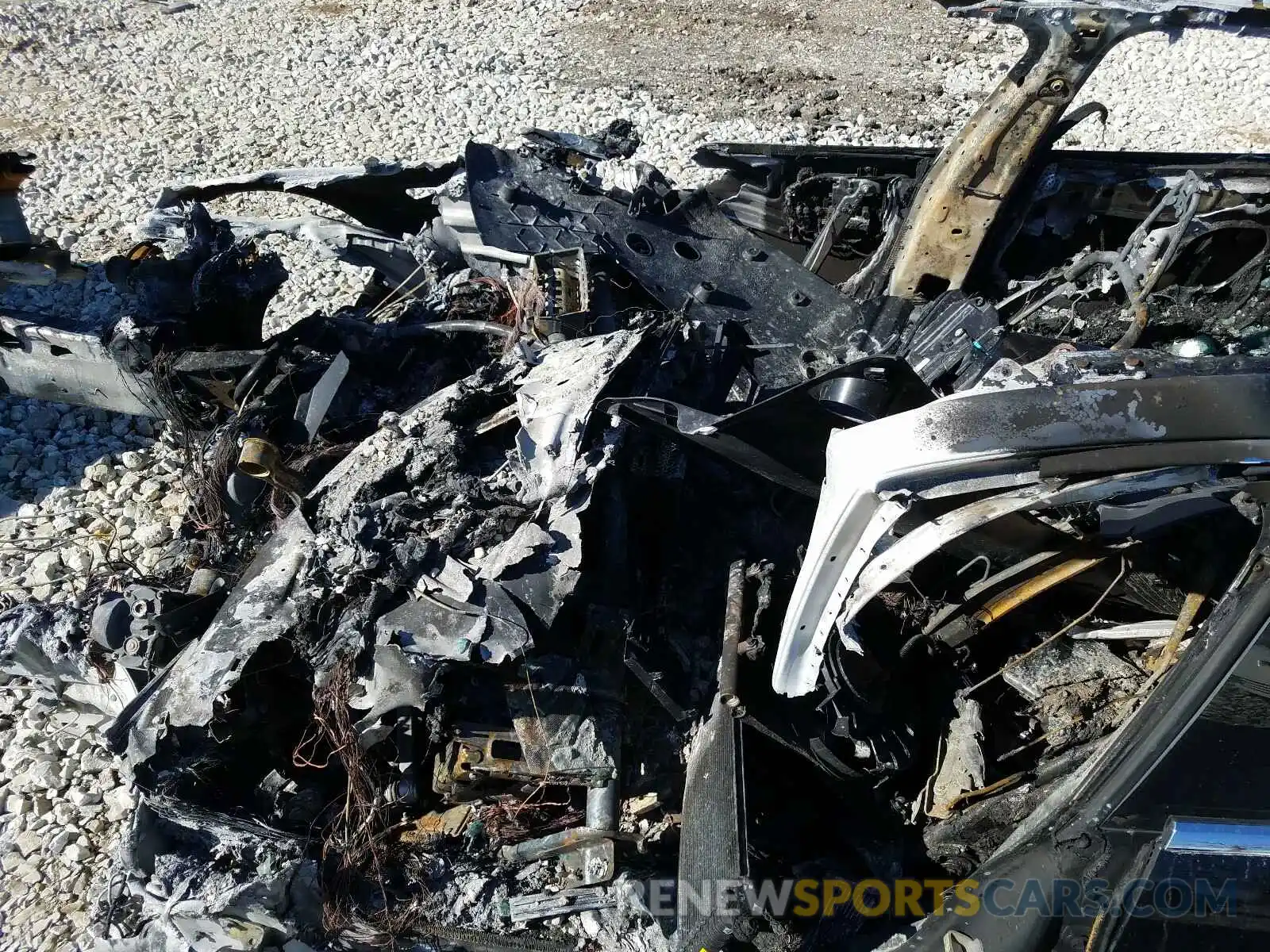 10 Photograph of a damaged car 5YJSA1E2XKF337429 TESLA MODEL S 2019