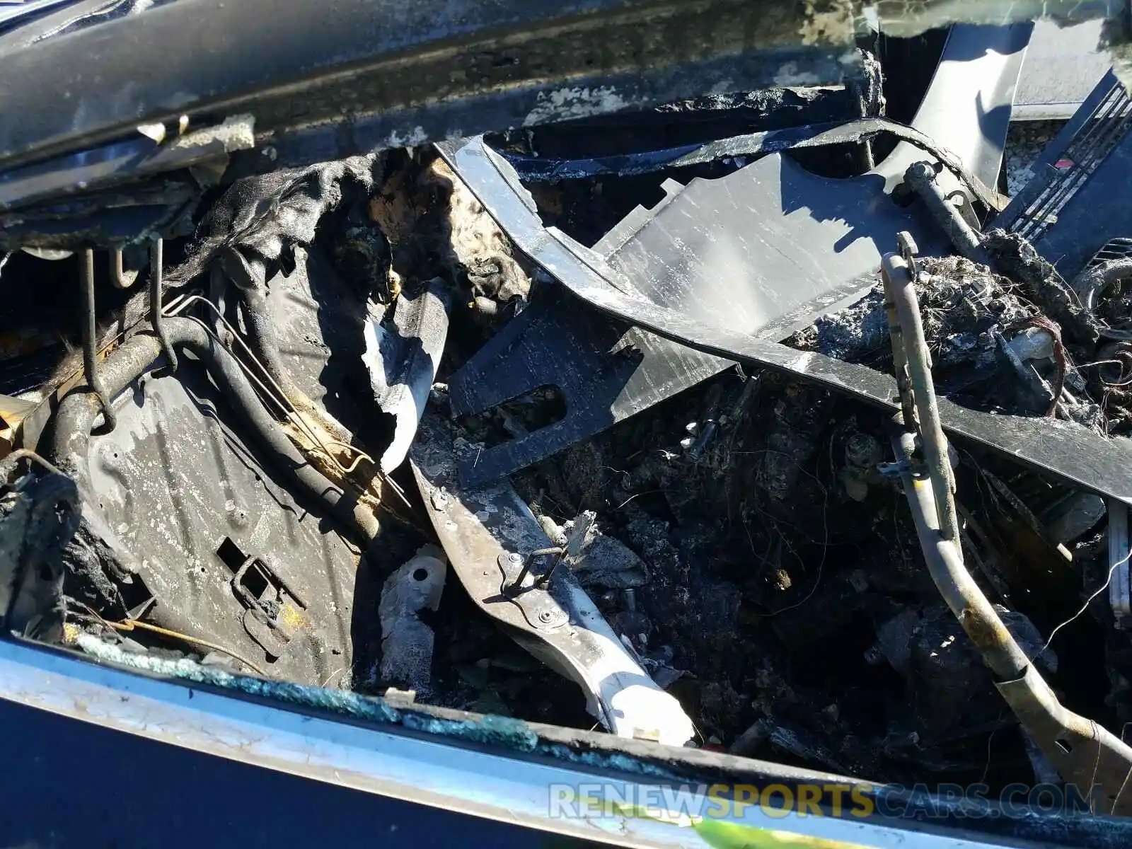 6 Photograph of a damaged car 5YJSA1E2XKF337429 TESLA MODEL S 2019