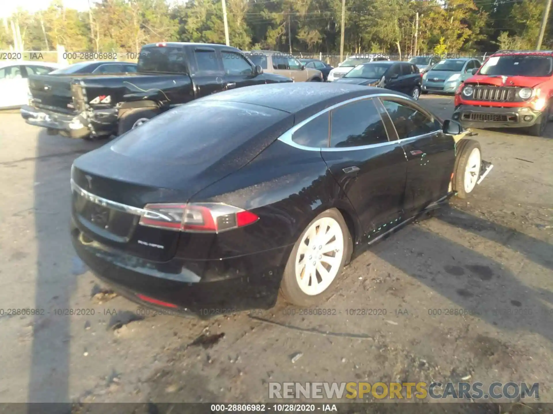 4 Photograph of a damaged car 5YJSA1E2XKF342825 TESLA MODEL S 2019