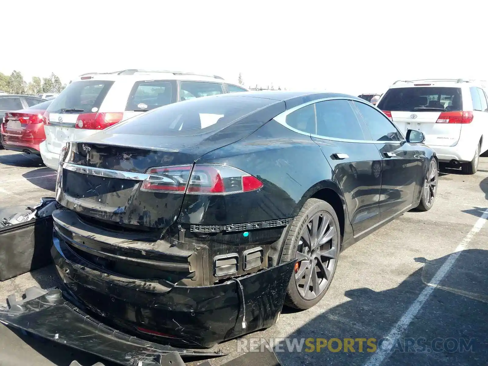 4 Photograph of a damaged car 5YJSA1E40KF313612 TESLA MODEL S 2019