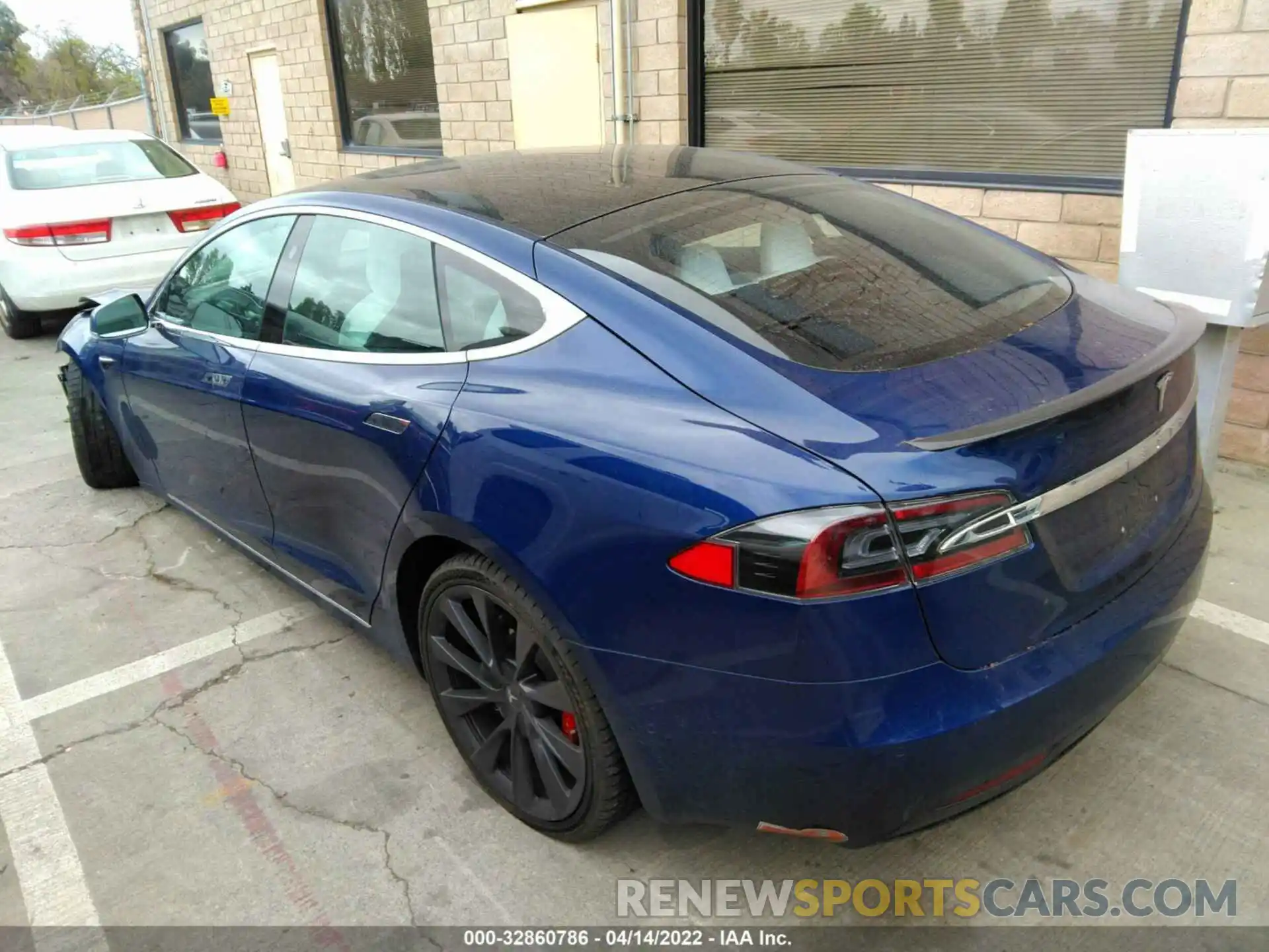 3 Photograph of a damaged car 5YJSA1E40KF331334 TESLA MODEL S 2019