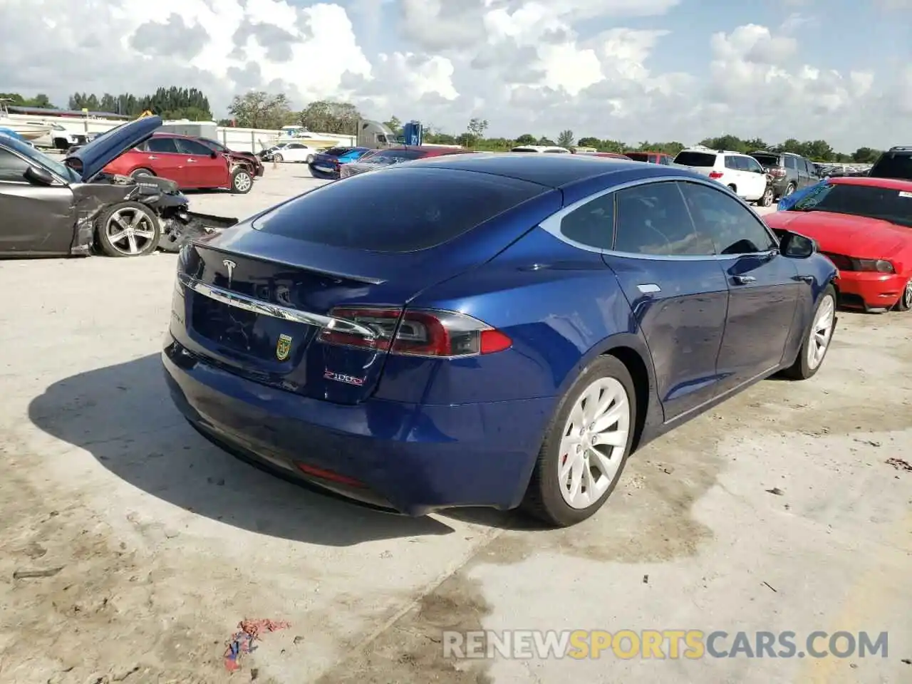 4 Photograph of a damaged car 5YJSA1E41KF308046 TESLA MODEL S 2019