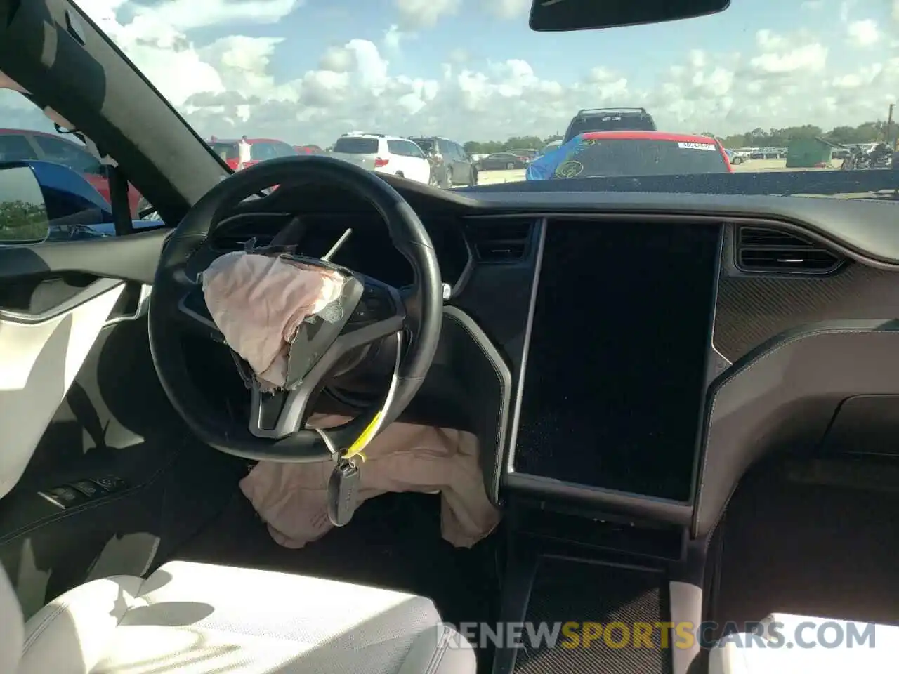 9 Photograph of a damaged car 5YJSA1E41KF308046 TESLA MODEL S 2019