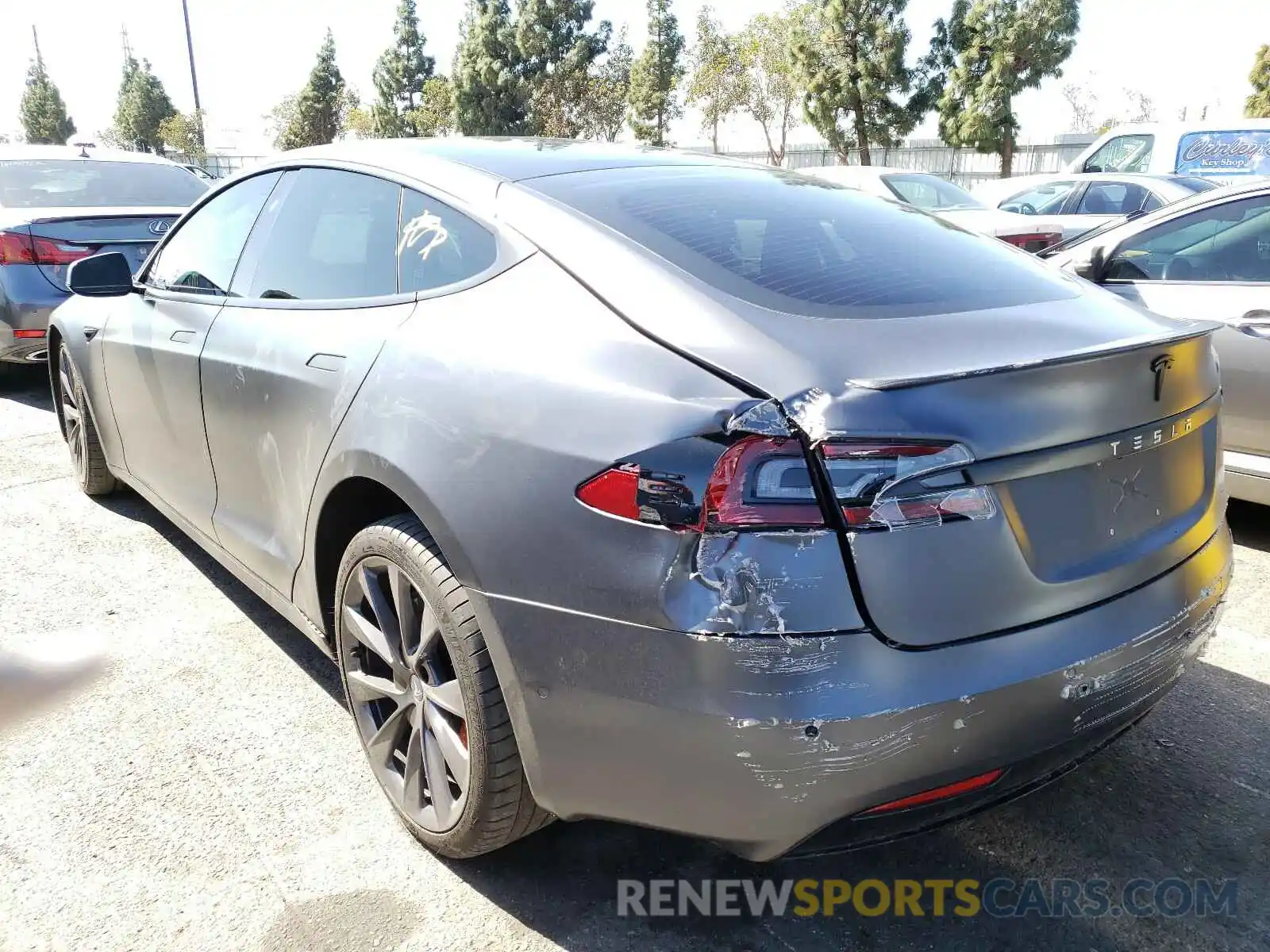 3 Photograph of a damaged car 5YJSA1E43KF330758 TESLA MODEL S 2019