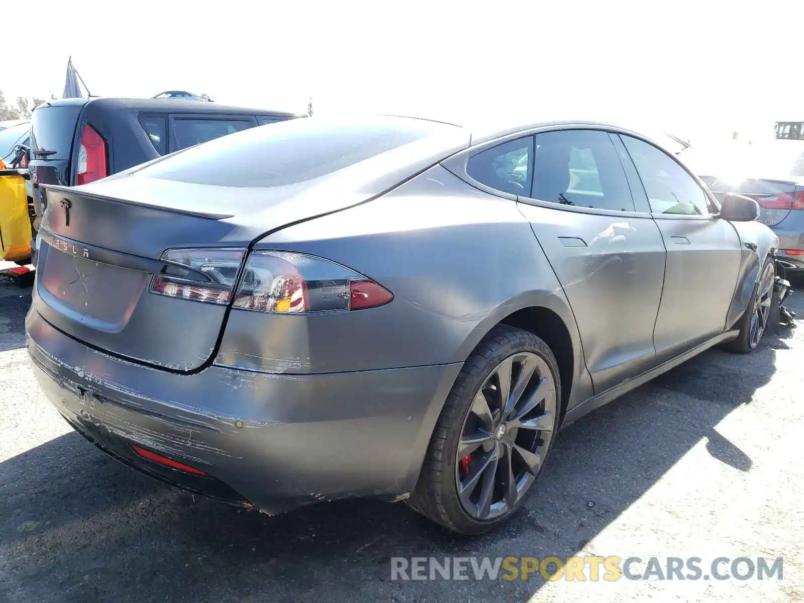 4 Photograph of a damaged car 5YJSA1E43KF330758 TESLA MODEL S 2019