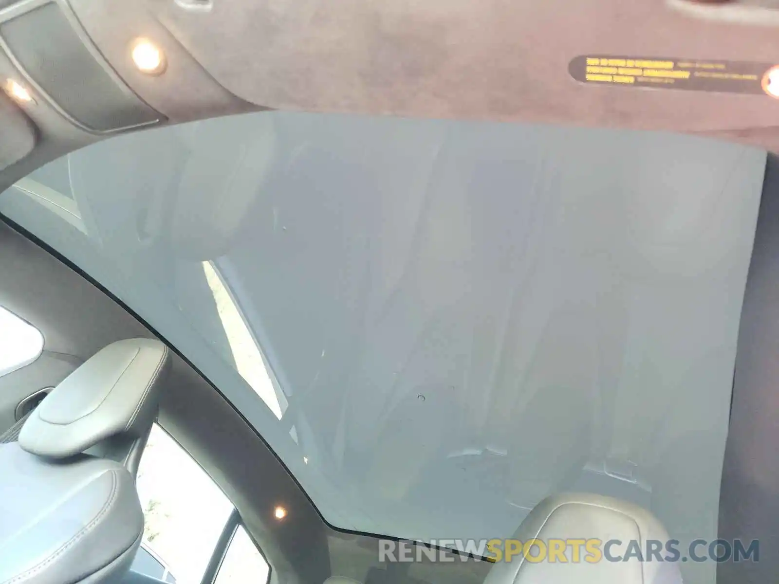 9 Photograph of a damaged car 5YJSA1E43KF330758 TESLA MODEL S 2019