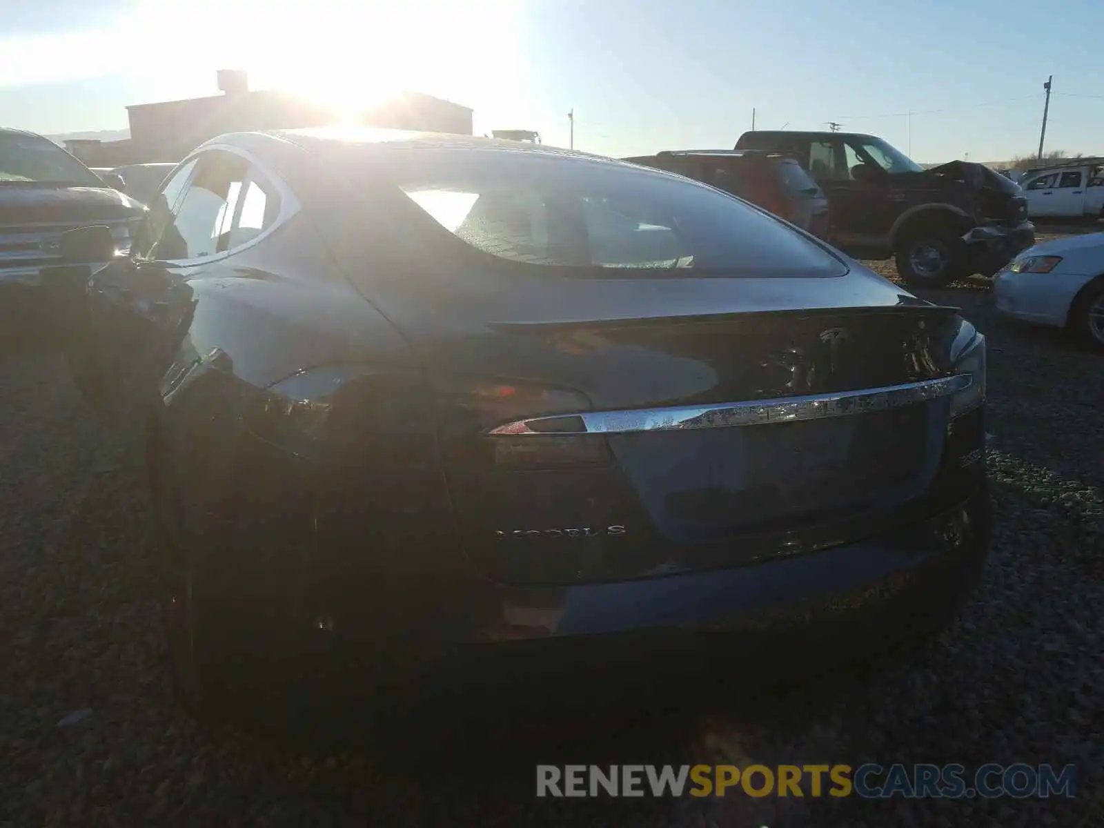 3 Photograph of a damaged car 5YJSA1E46KF300301 TESLA MODEL S 2019