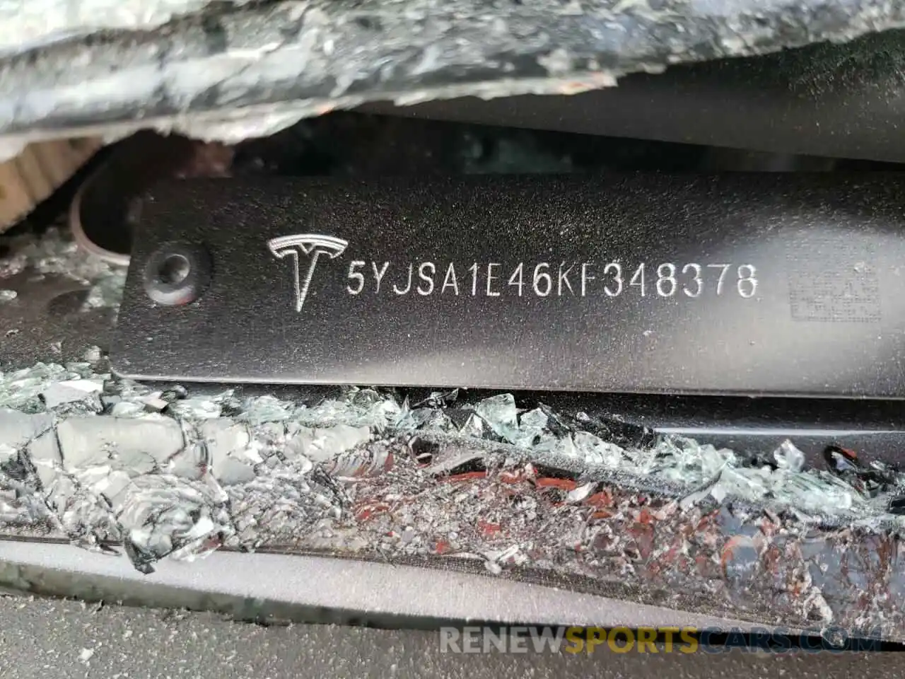 10 Photograph of a damaged car 5YJSA1E46KF348378 TESLA MODEL S 2019