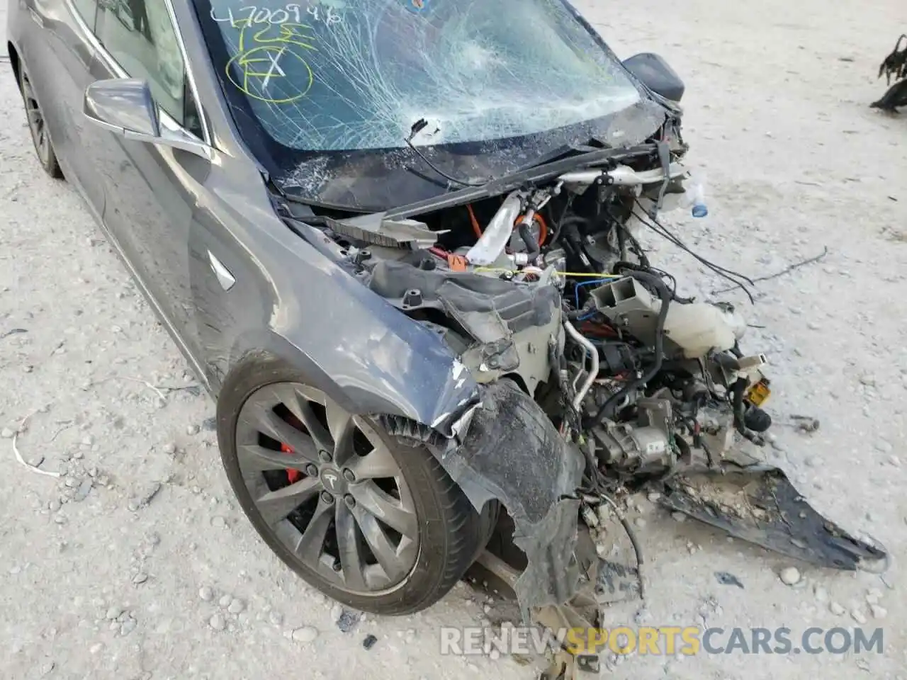 9 Photograph of a damaged car 5YJSA1E46KF348378 TESLA MODEL S 2019