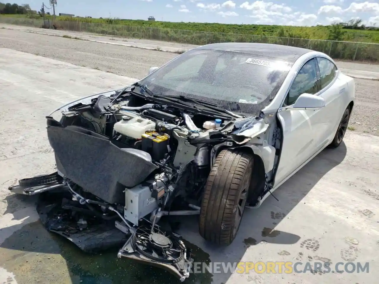 2 Photograph of a damaged car 5YJSA1E47KF330634 TESLA MODEL S 2019