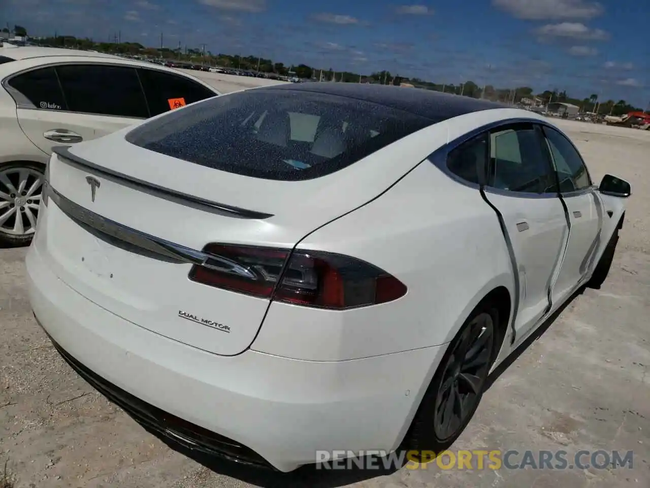 4 Фотография поврежденного автомобиля 5YJSA1E47KF330634 TESLA MODEL S 2019