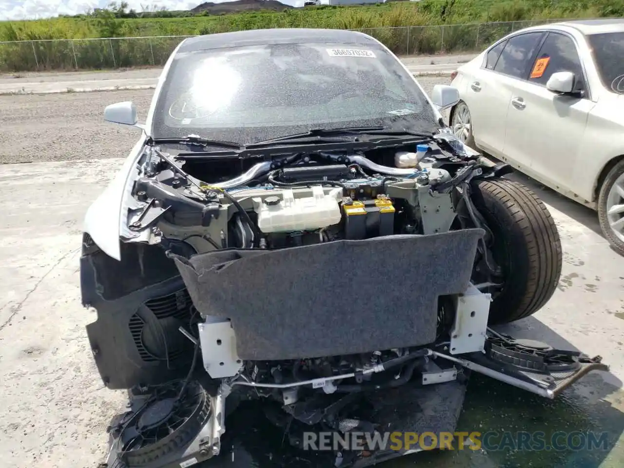 9 Photograph of a damaged car 5YJSA1E47KF330634 TESLA MODEL S 2019