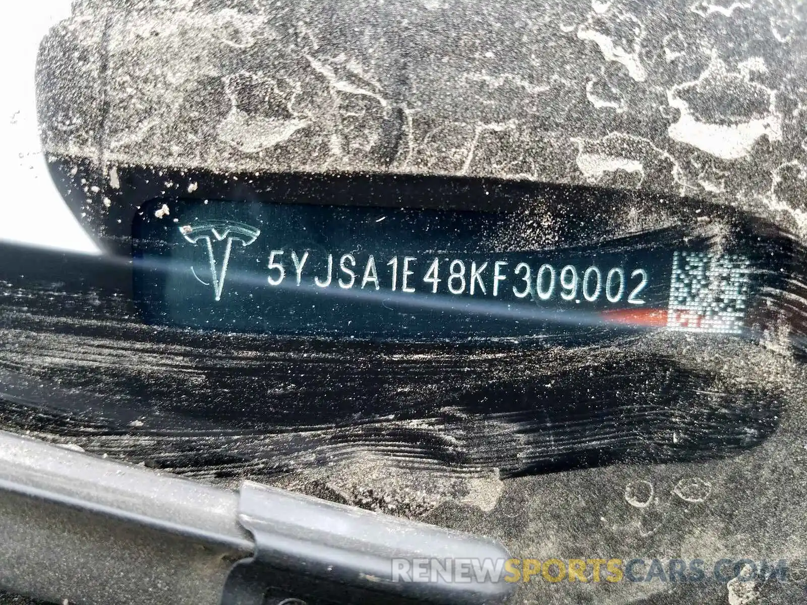 10 Photograph of a damaged car 5YJSA1E48KF309002 TESLA MODEL S 2019