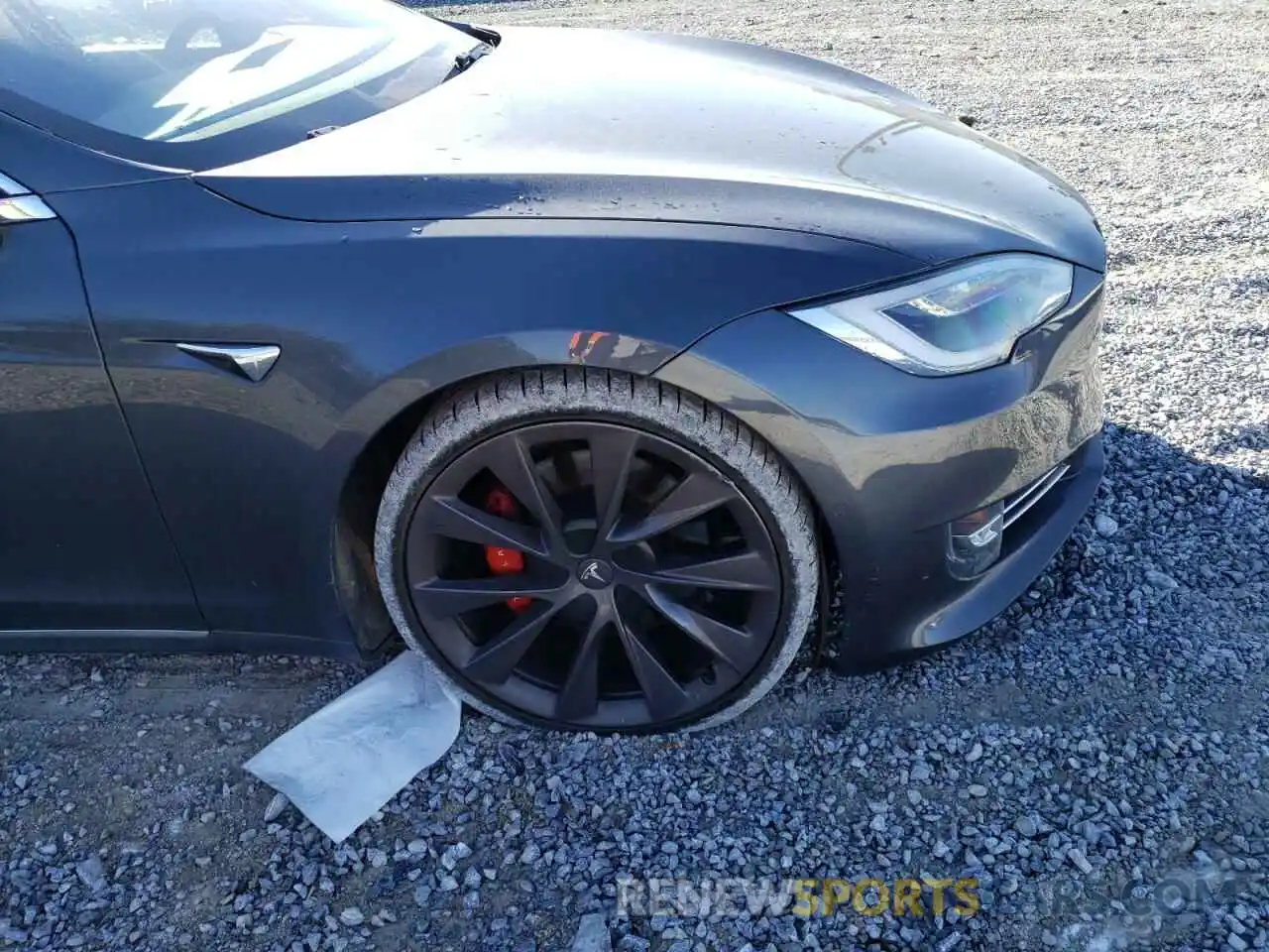 9 Photograph of a damaged car 5YJSA1E49KF343658 TESLA MODEL S 2019