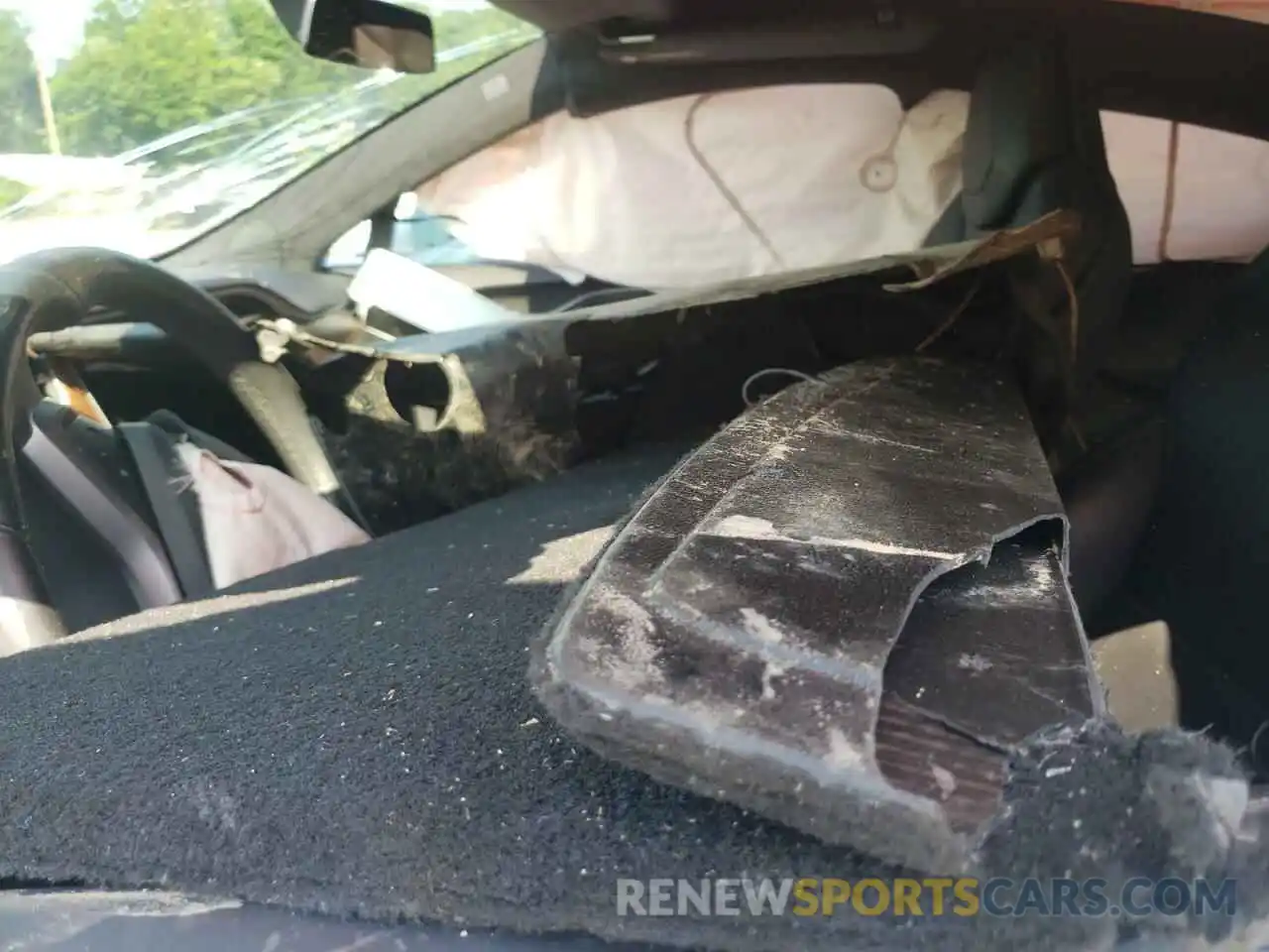 5 Photograph of a damaged car 5YJSA1E4XKF344172 TESLA MODEL S 2019