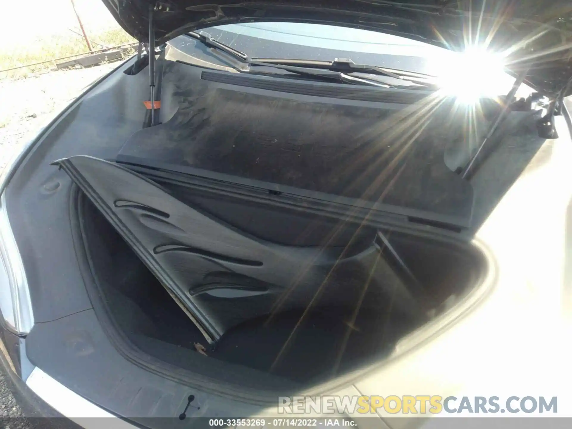 10 Photograph of a damaged car 5YJSA1E20LF354788 TESLA MODEL S 2020