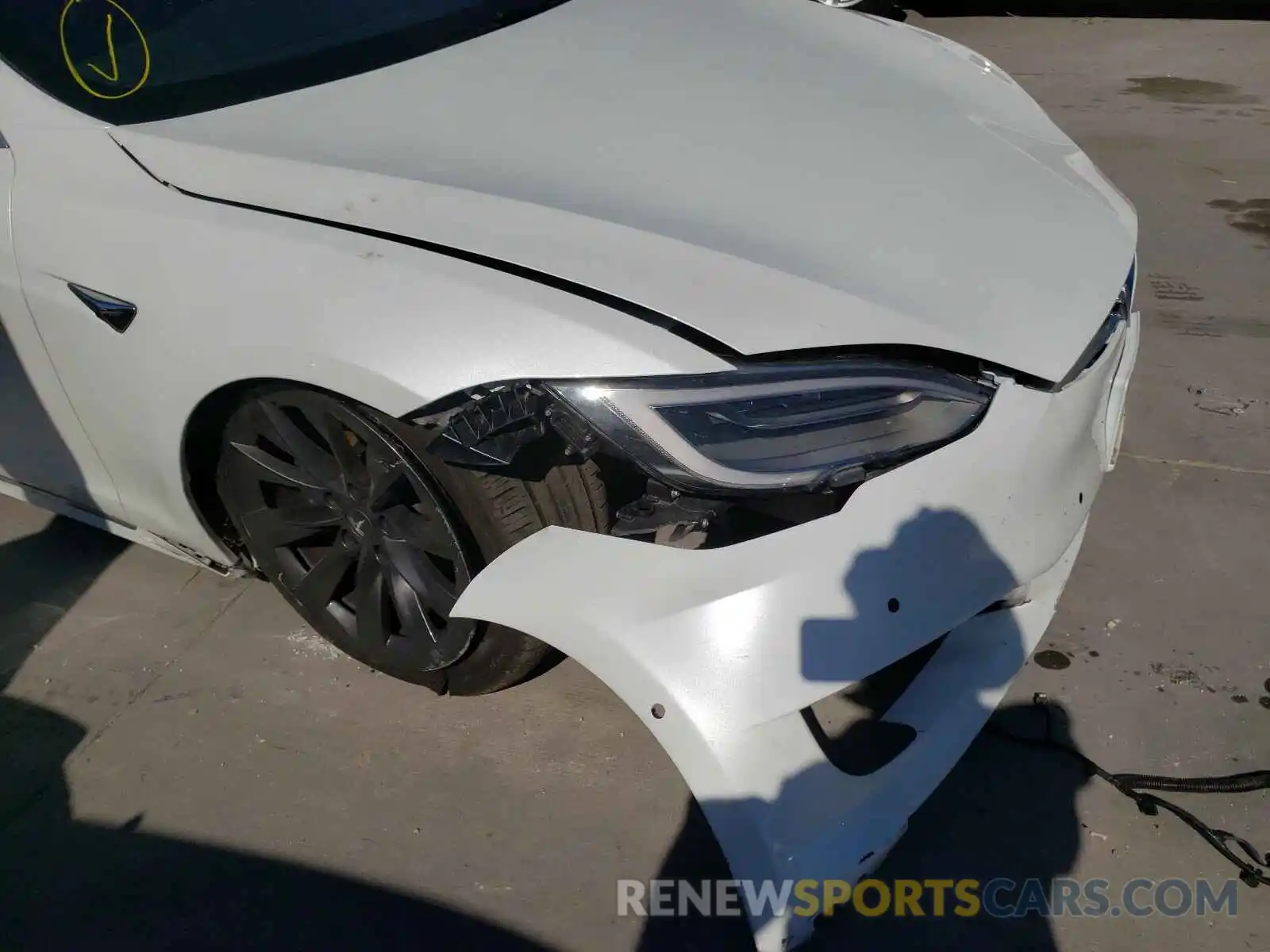 9 Photograph of a damaged car 5YJSA1E20LF354810 TESLA MODEL S 2020