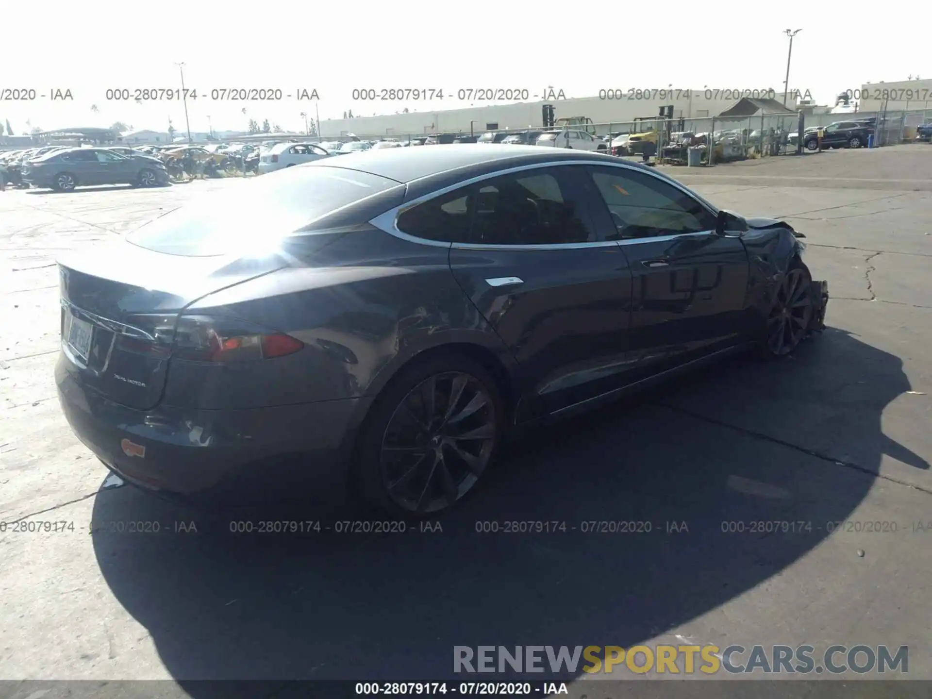 4 Photograph of a damaged car 5YJSA1E20LF358534 TESLA MODEL S 2020