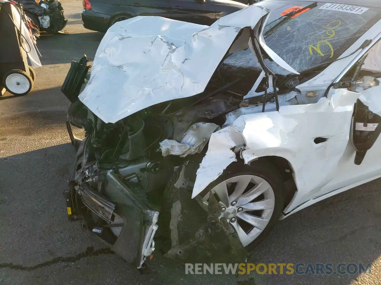 9 Photograph of a damaged car 5YJSA1E20LF385250 TESLA MODEL S 2020