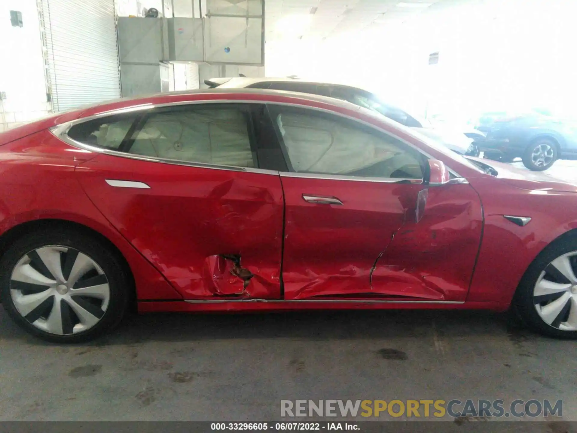 6 Photograph of a damaged car 5YJSA1E20LF390481 TESLA MODEL S 2020