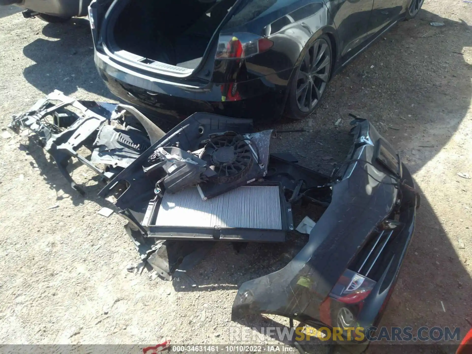 12 Photograph of a damaged car 5YJSA1E20LF400085 TESLA MODEL S 2020