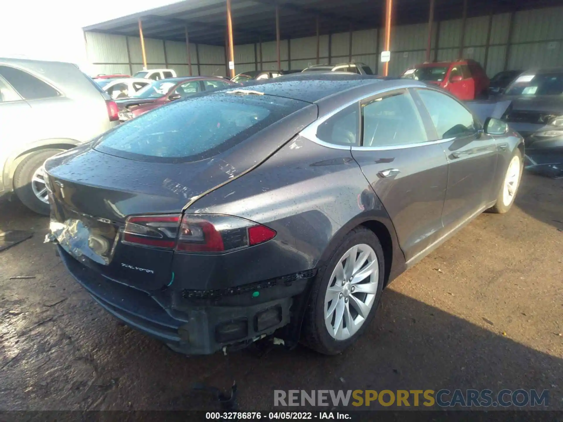 4 Photograph of a damaged car 5YJSA1E21LF349230 TESLA MODEL S 2020