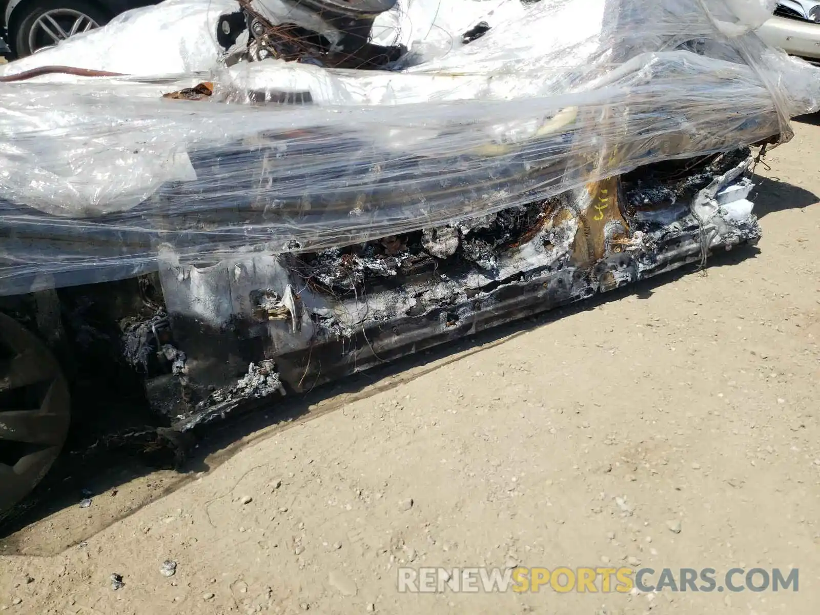 10 Photograph of a damaged car 5YJSA1E21LF363323 TESLA MODEL S 2020