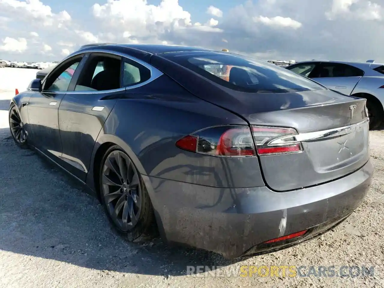 3 Photograph of a damaged car 5YJSA1E21LF364102 TESLA MODEL S 2020